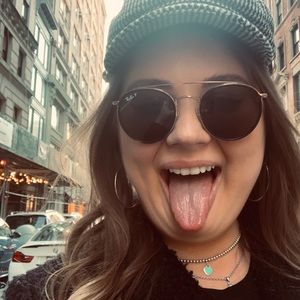 Meet your Posher, Regina